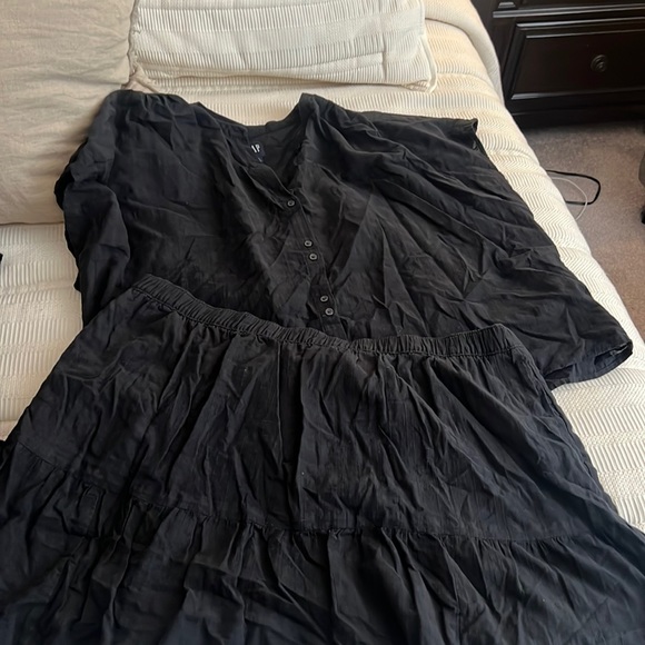 Black matching mini skirt and top - plus size - Picture 2 of 4